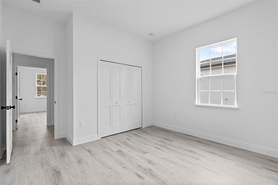 Spacious, unfurnished interior of a new home in , Ocala (Image 16).