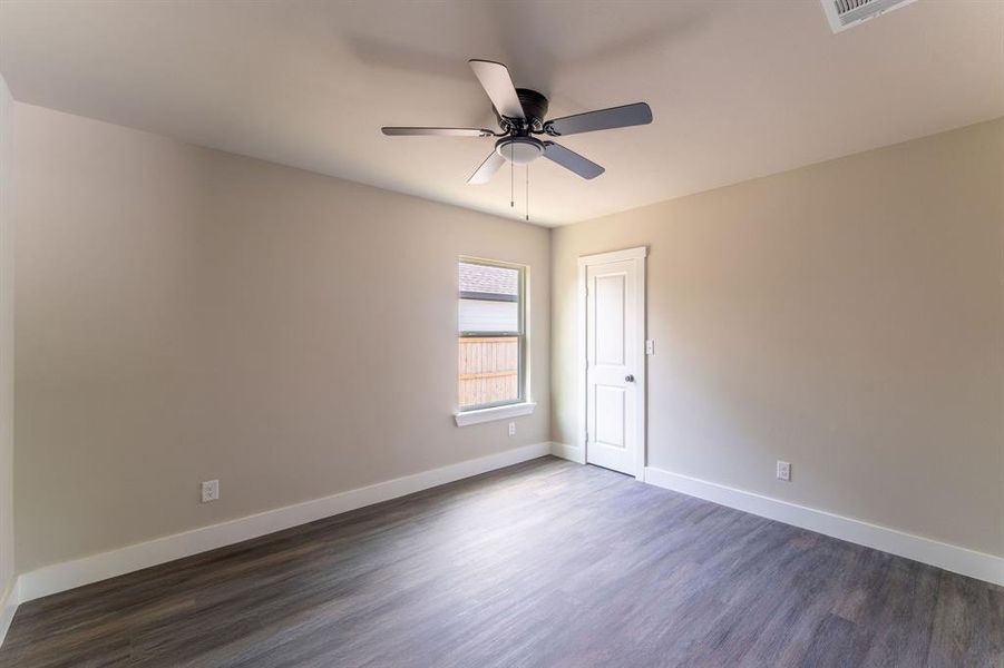Spacious, unfurnished interior of a new home in , Fort Worth (Image 15).