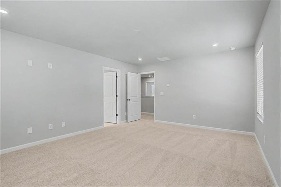 Spacious, unfurnished interior of a new home in Sawmill Creek, Mableton (Image 19).