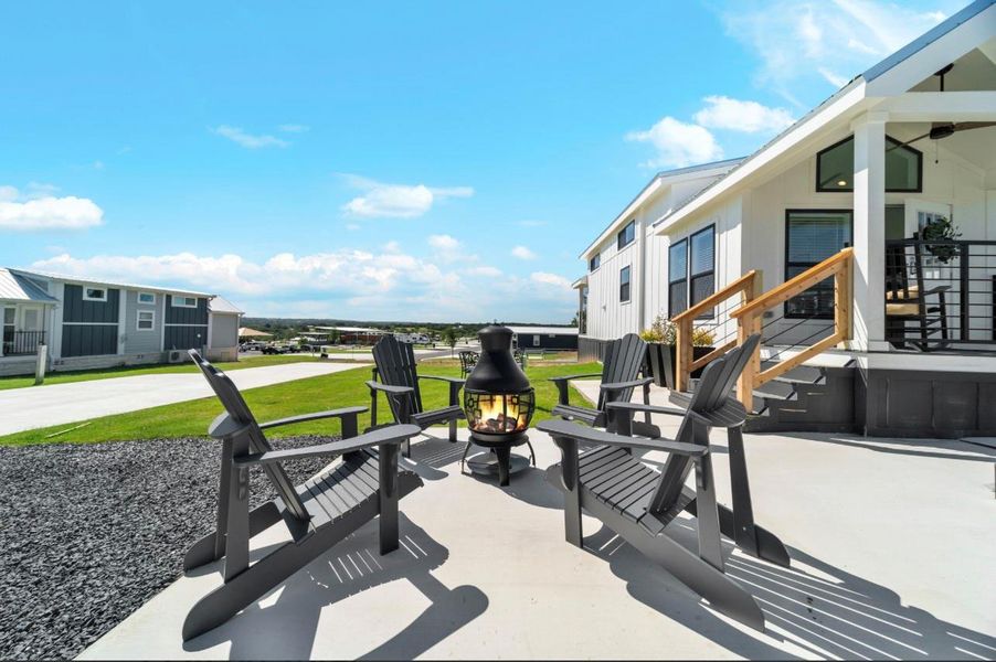 Ready for fun at the Firefly Luxury RV Resort! 1 bedroom w/huge loft! Comfortably sleeps 6!