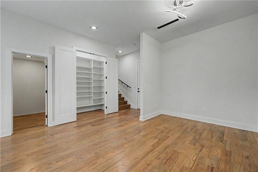 Spacious, unfurnished interior of a new home in , Atlanta (Image 15).