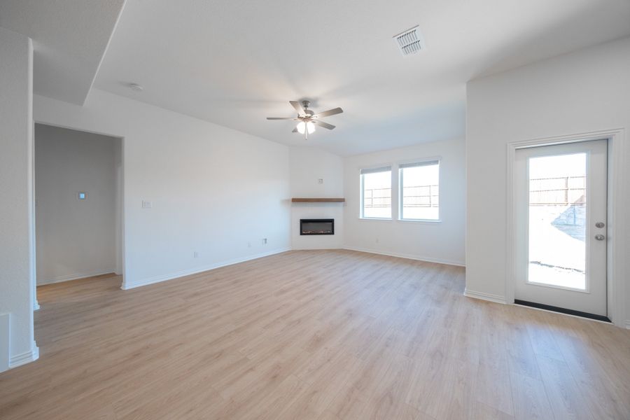 Spacious, unfurnished interior of a new home in Verandah, Royse City (Image 30).