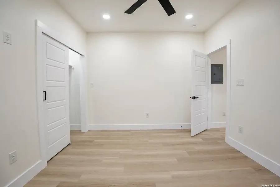 Spacious, unfurnished interior of a new home in , San Antonio (Image 16).