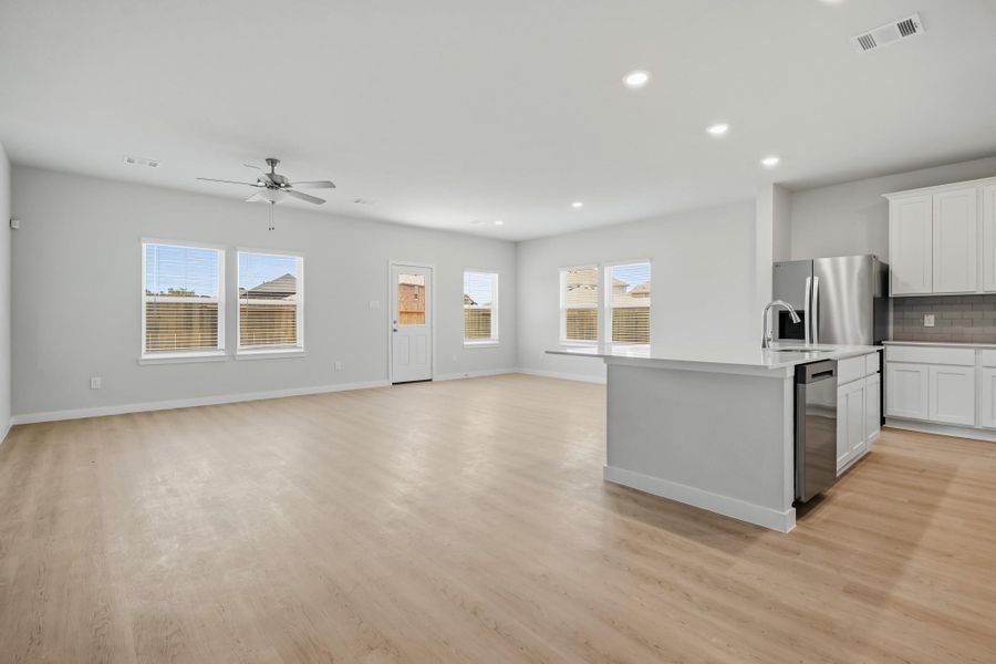 Spacious, unfurnished interior of a new home in Martha's Vineyard, Alvin (Image 15). Spacious, unfurnished interior of a new home in Martha's Vineyard, Alvin (Image 15).