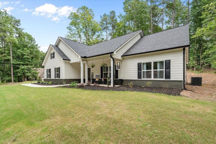 Exterior details and patio area of a home in , Villa Rica (Image 31).