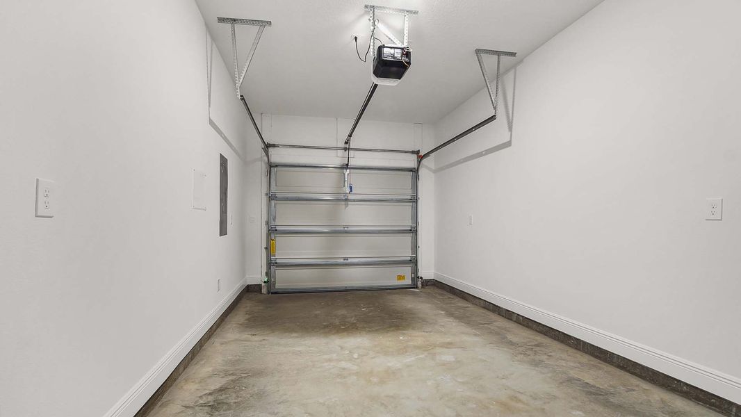 Spacious, unfurnished interior of a new home in Hawks Landing Townhomes, Santa Rosa Beach (Image 18).