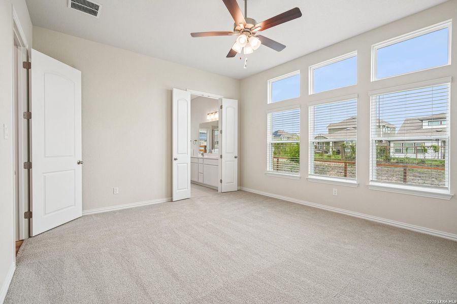 Spacious, unfurnished interior of a new home in The Crossvine, Schertz (Image 21).