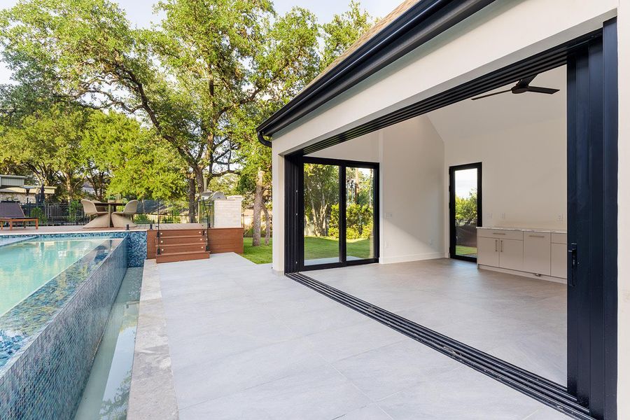 Open casita up for maximum entertainment flow! Open casita up for maximum entertainment flow!