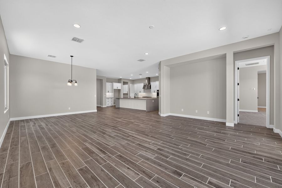 Spacious, unfurnished interior of a new home in Legado, Queen Creek (Image 14).