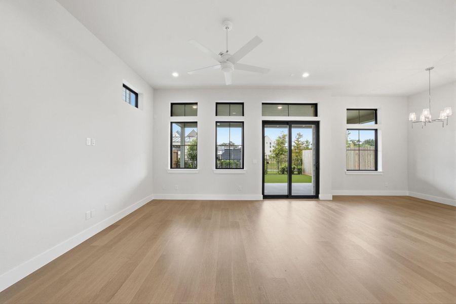 Spacious, unfurnished interior of a new home in Spring Valley Creek, Houston (Image 30).