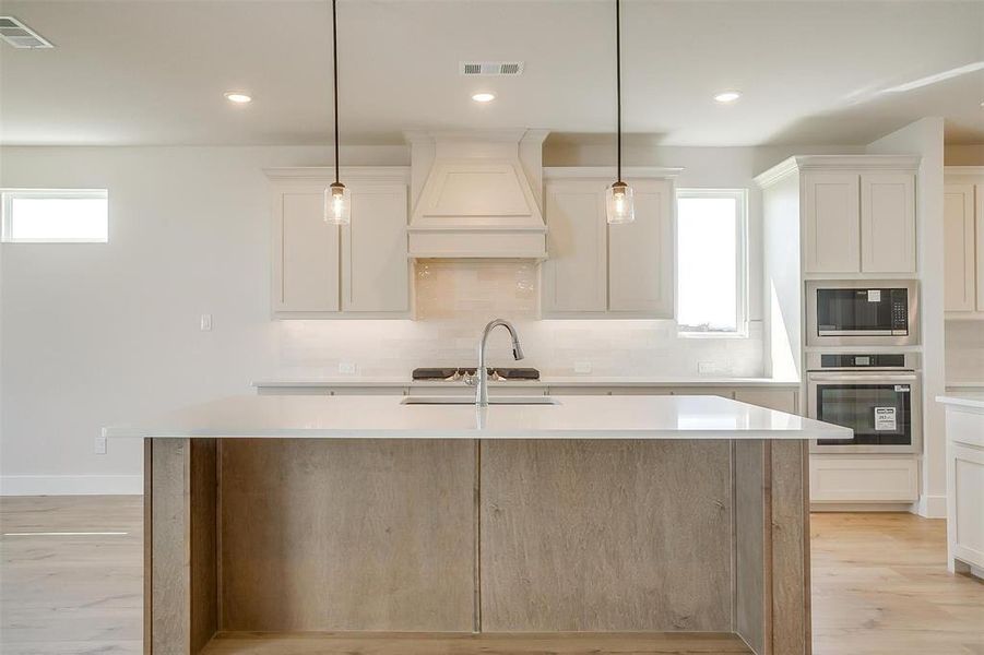 Furnished interior view inside a new home in Sweetgrass, Haslet (Image 13).