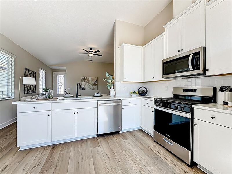 Furnished interior view inside a new home in , Middleburg (Image 10).