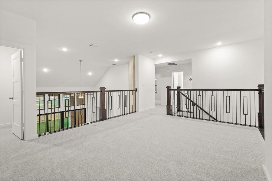 Spacious, unfurnished interior of a new home in Grange, Katy (Image 4).