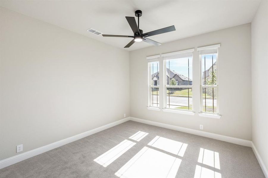 Spacious, unfurnished interior of a new home in Villages of Walnut Grove, Midlothian (Image 21).