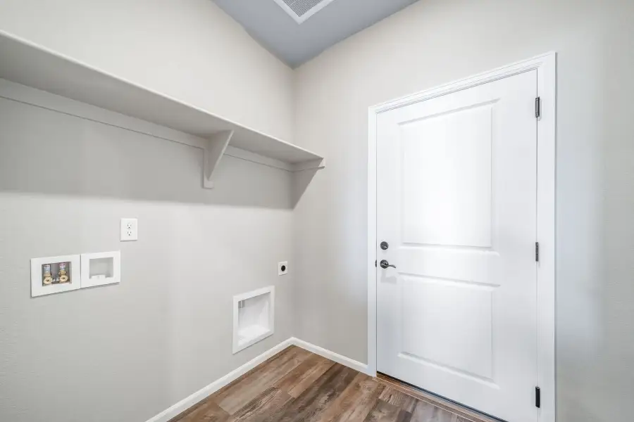 Spacious, unfurnished interior of a new home in The Reserve at Green Valley Ranch, Aurora (Image 24).