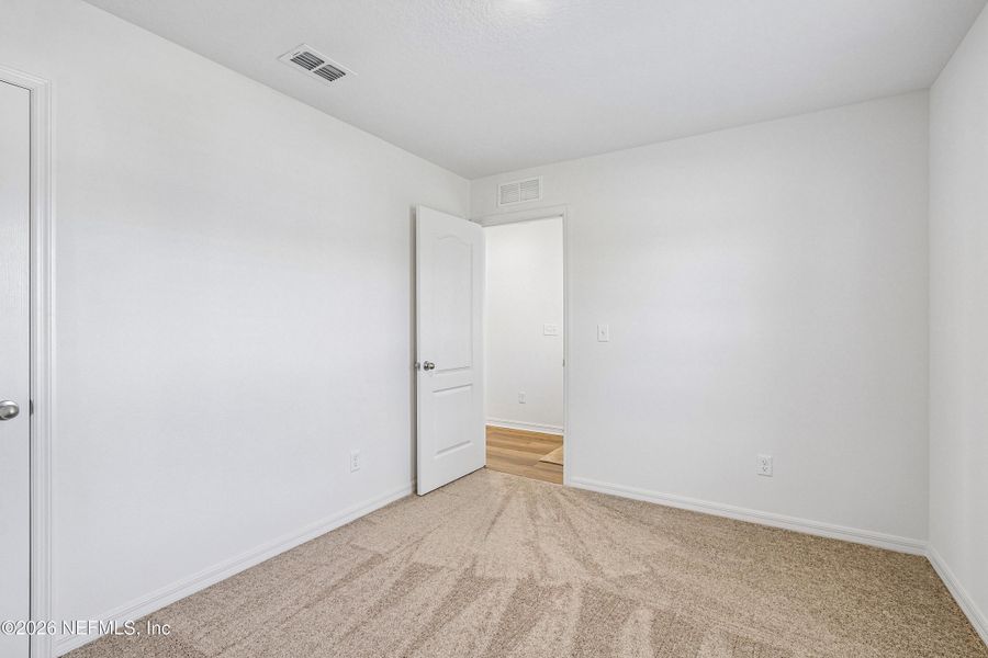 Spacious, unfurnished interior of a new home in , Jacksonville (Image 14).