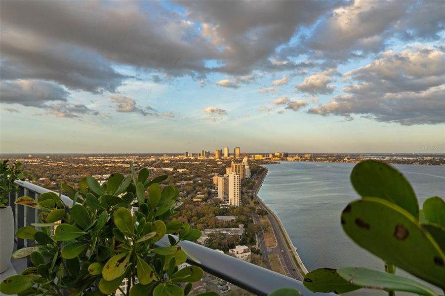 Image 87 of a home in .