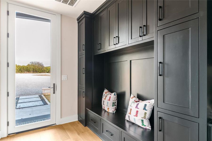 Furnished interior view inside a new home in , Glen Rose (Image 8).