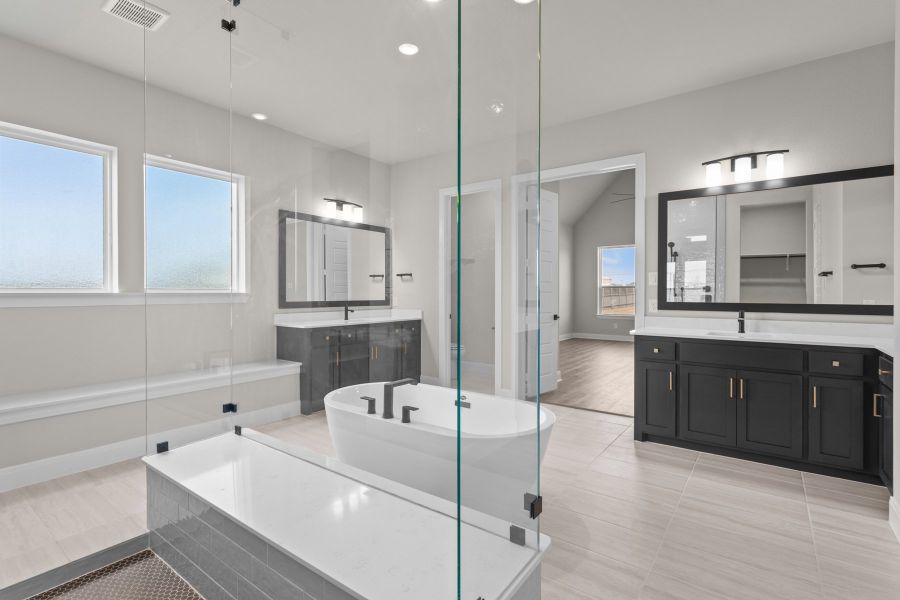 The Avonmore - Owner's Bath The Avonmore - Owner's Bath