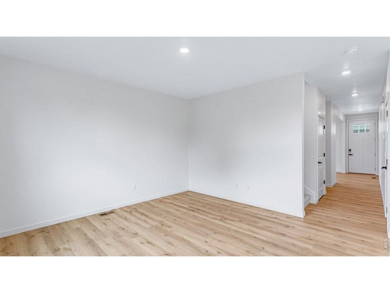 Spacious, unfurnished interior of a new home in Hansen Farm, Fort Collins (Image 20).
