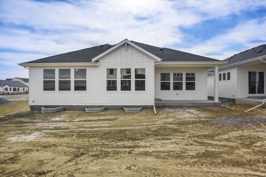 1644 Sundown - Rear Exterior