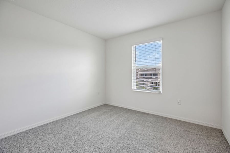 Spacious, unfurnished interior of a new home in Reserve at Forest Lake Townhomes, Lake Wales (Image 17).