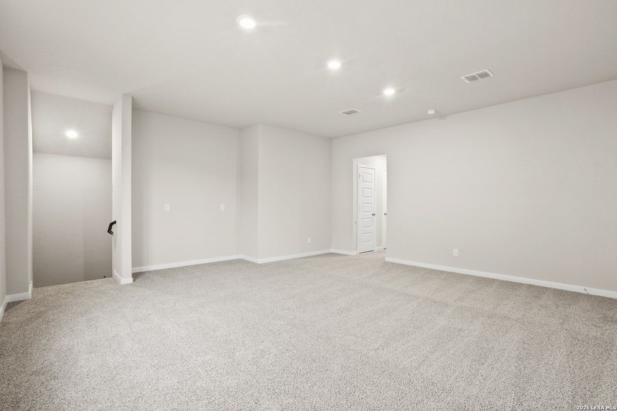 Spacious, unfurnished interior of a new home in Swenson Heights, Seguin (Image 29).