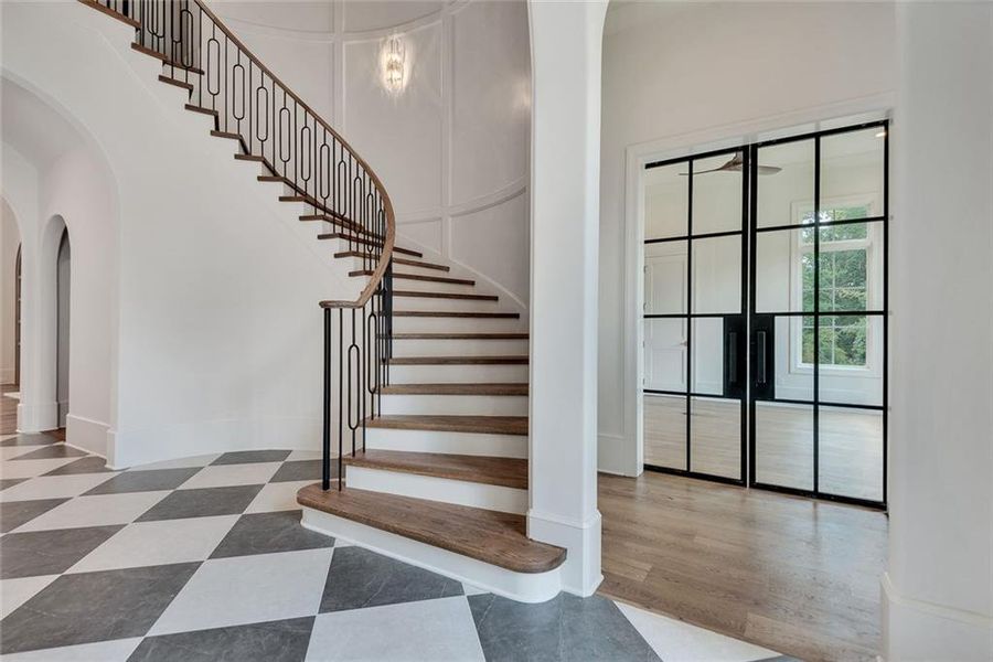 Spacious, unfurnished interior of a new home in , Alpharetta (Image 83).