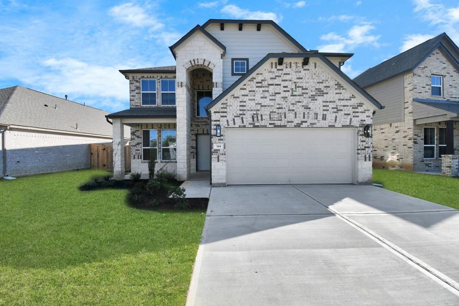 Welcome home to 344 Ice Shore Trail located in River Ranch and zoned to Dayton ISD. Welcome home to 344 Ice Shore Trail located in River Ranch and zoned to Dayton ISD.