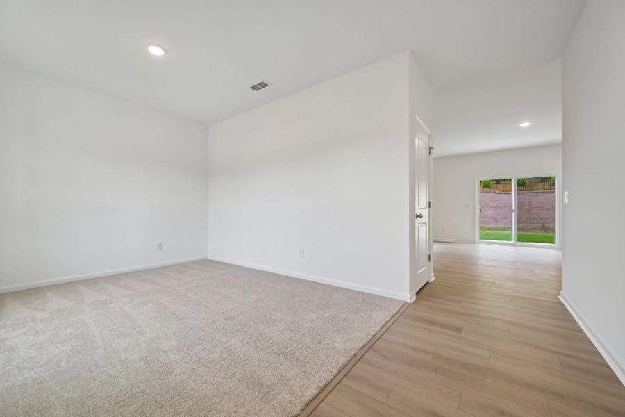 Spacious, unfurnished interior of a new home in Middleton Farms, Middlesex (Image 19).