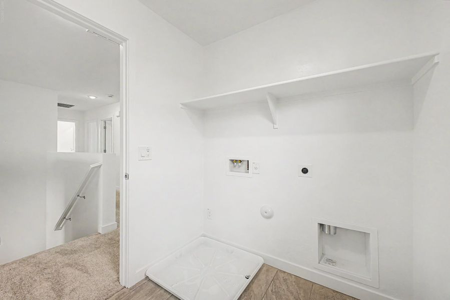 Spacious, unfurnished interior of a new home in Bentridge, Buckeye (Image 11).