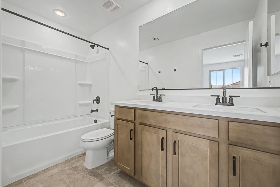 Furnished interior view inside a new home in Rialta, Mesa (Image 6).