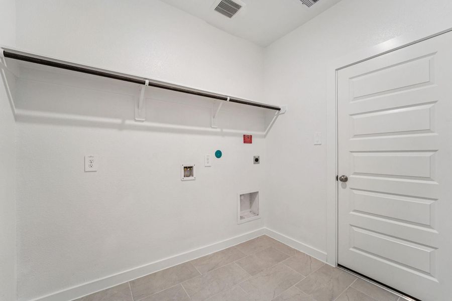 Photo is not of the actual home, but is an inspirational photo of builder’s model home and may depict options, furnishings, and/or decorator features that are not included Photo is not of the actual home, but is an inspirational photo of builder’s model home and may depict options, furnishings, and/or decorator features that are not included