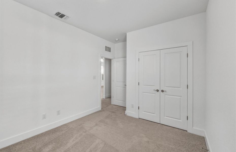 Spacious, unfurnished interior of a new home in Saddleback at Santa Rita Ranch, Liberty Hill (Image 13).