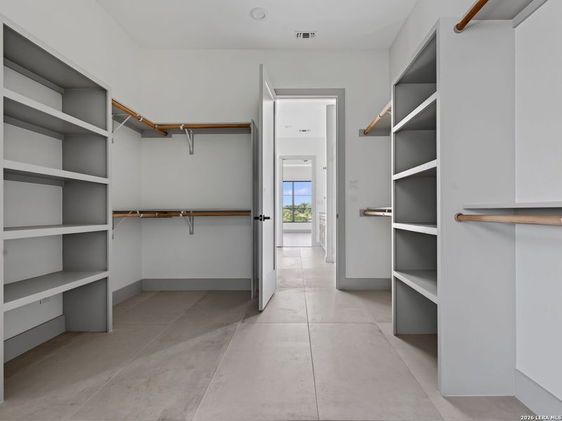 Furnished interior view inside a new home in , Boerne (Image 14).