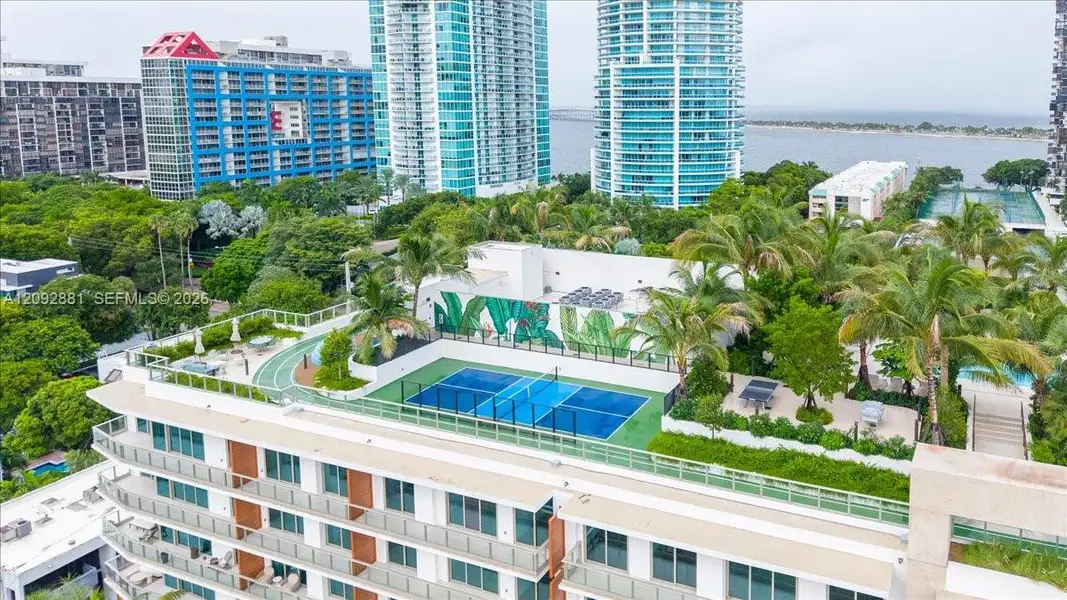 Condo located in Miami, FL showcasing its design and architecture (Image 2). Condo located in Miami, FL showcasing its design and architecture (Image 2).