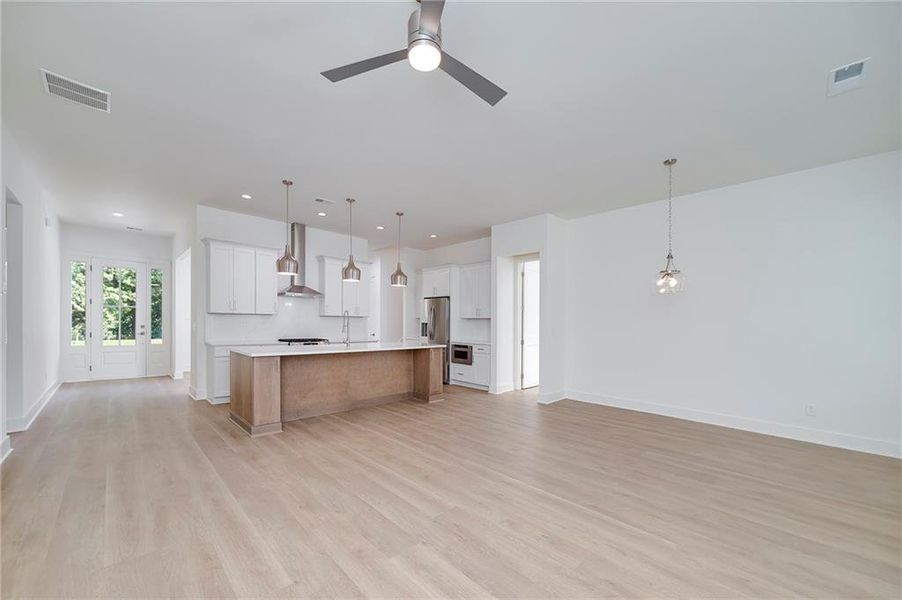 Spacious, unfurnished interior of a new home in , Gainesville (Image 15).