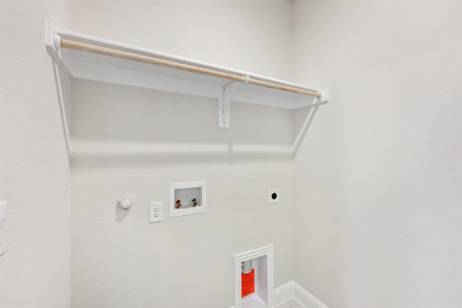 Spacious, unfurnished interior of a new home in Creekview Meadows, Pilot Point (Image 35).