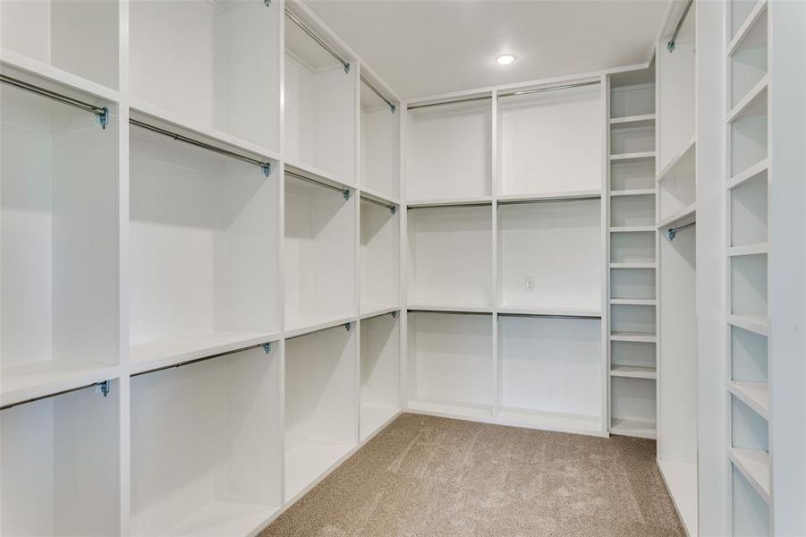 Spacious, unfurnished interior of a new home in , Weatherford (Image 19).