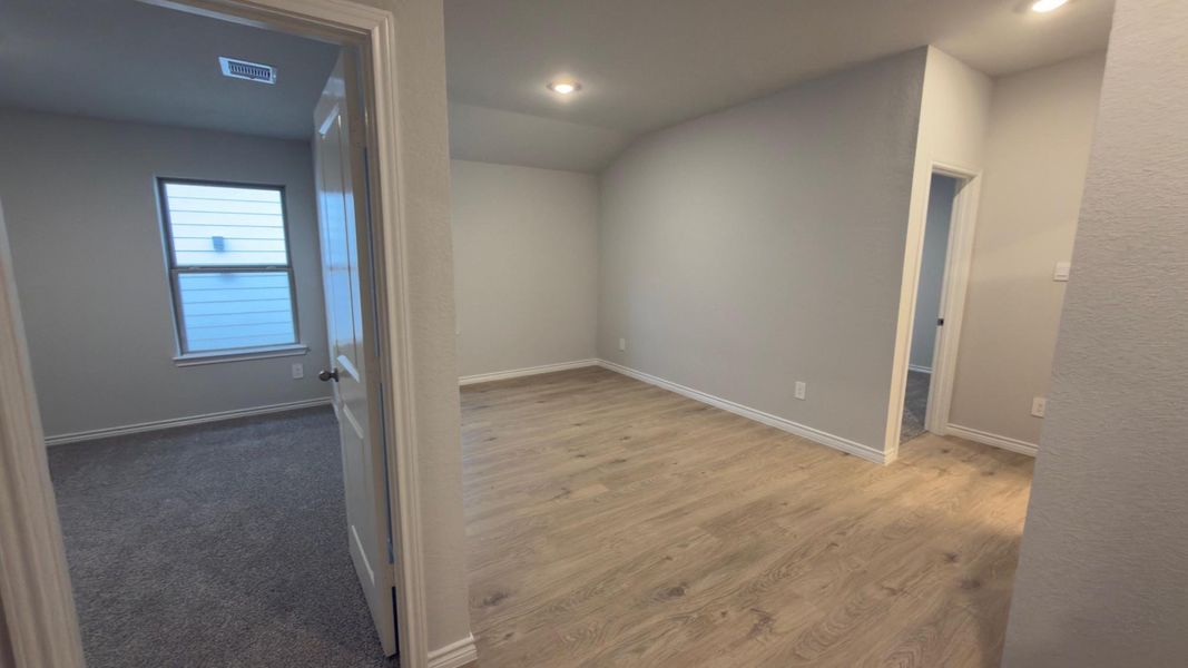 Spacious, unfurnished interior of a new home in Southern Pointe, College Station (Image 10). Spacious, unfurnished interior of a new home in Southern Pointe, College Station (Image 10).