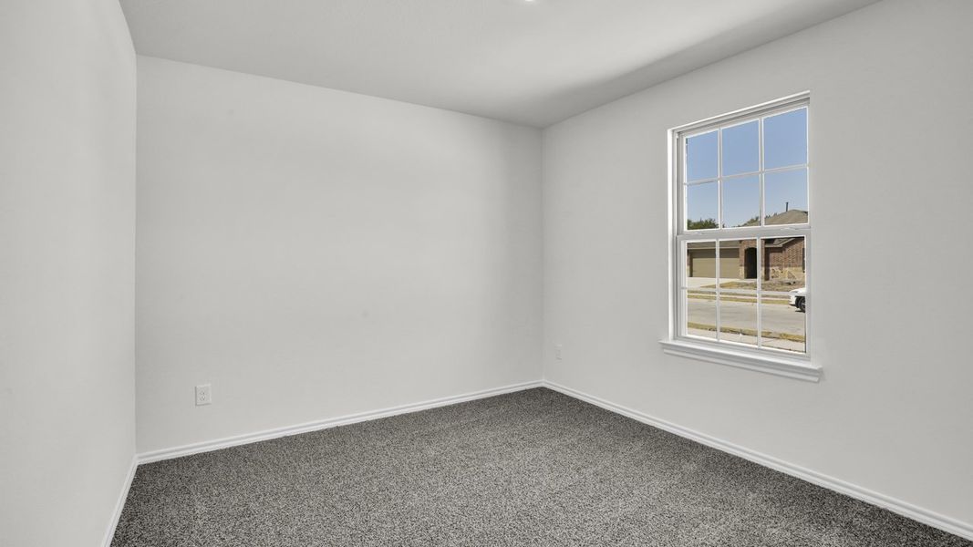 Spacious, unfurnished interior of a new home in Valor Farms, Royse City (Image 12).