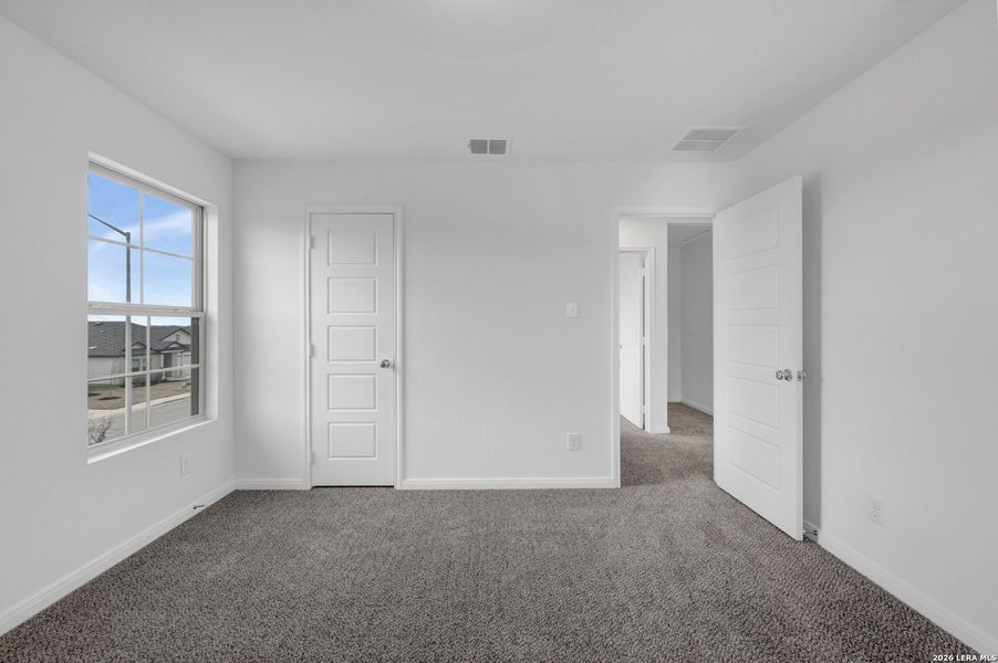 Spacious, unfurnished interior of a new home in Greenspoint Heights, Seguin (Image 39).