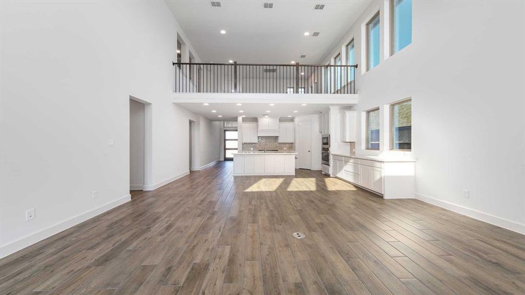 Spacious, unfurnished interior of a new home in Trinity Falls 50', McKinney (Image 20).