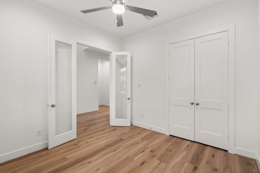 Representative unfurnished interior of a home built from the Waterloo – 60′ Lot by Chesmar Homes in Wildrye, Waller (Image 7).