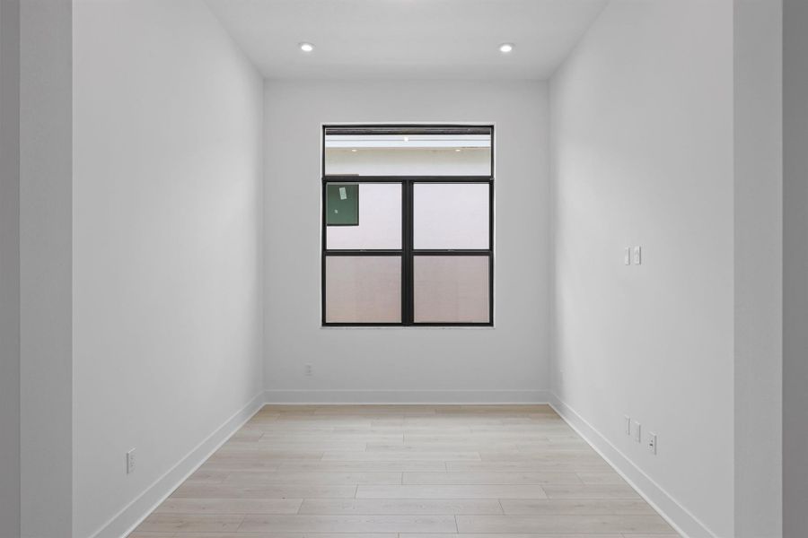 Spacious, unfurnished interior of a new home in Cove Royale, Stuart (Image 20). Spacious, unfurnished interior of a new home in Cove Royale, Stuart (Image 20).