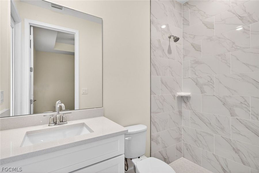 Furnished interior view inside a new home in Cape Coral, Cape Coral (Image 11).