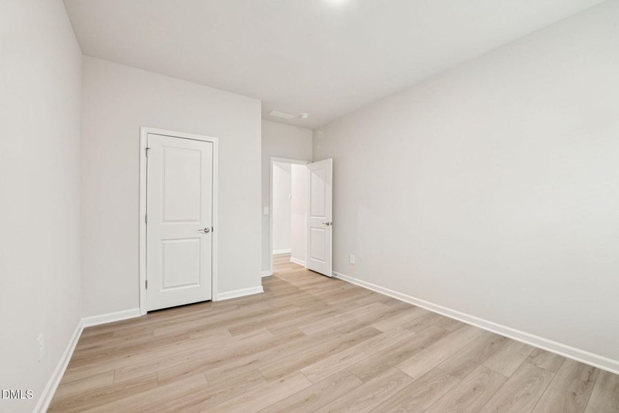 13 - Downstairs Bed 13 - Downstairs Bed