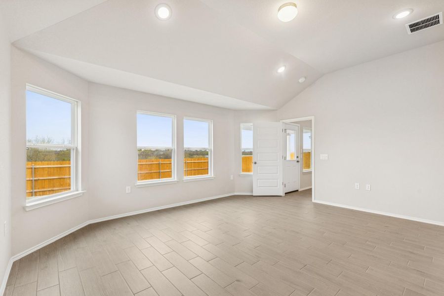 Spacious, unfurnished interior of a new home in Marble Creek Crossing, Austin (Image 18).
