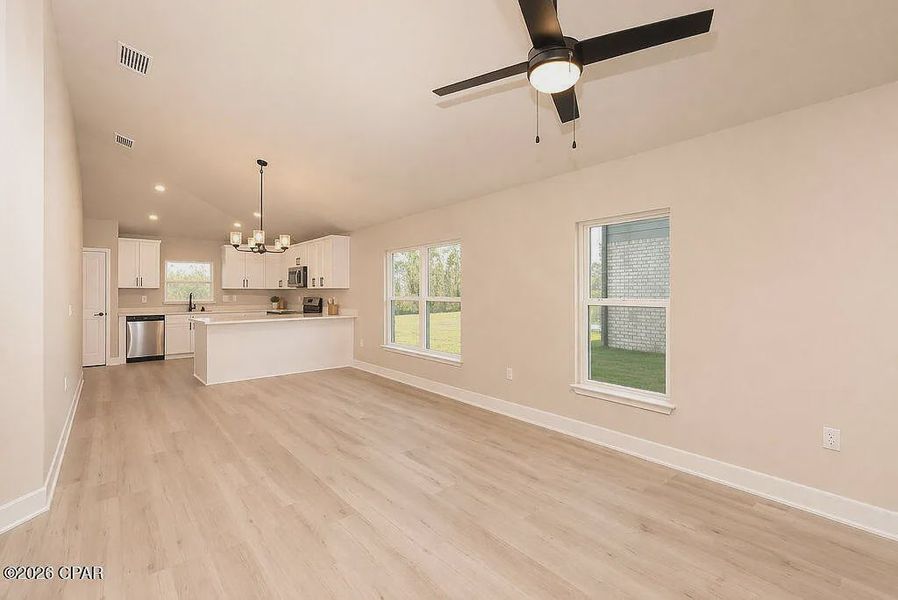Spacious, unfurnished interior of a new home in College Station, Panama City (Image 13).