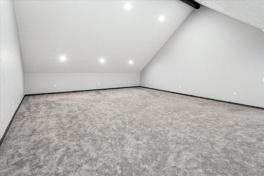 Spacious, unfurnished interior of a new home in , Huntington (Image 25).